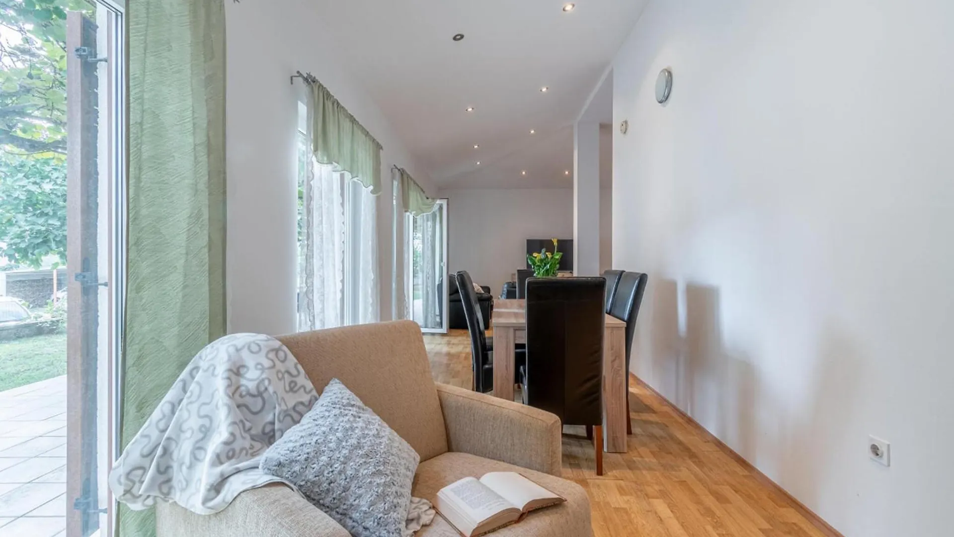 3 Bedroom Cozy Home In Zminj 0*,  Croatia