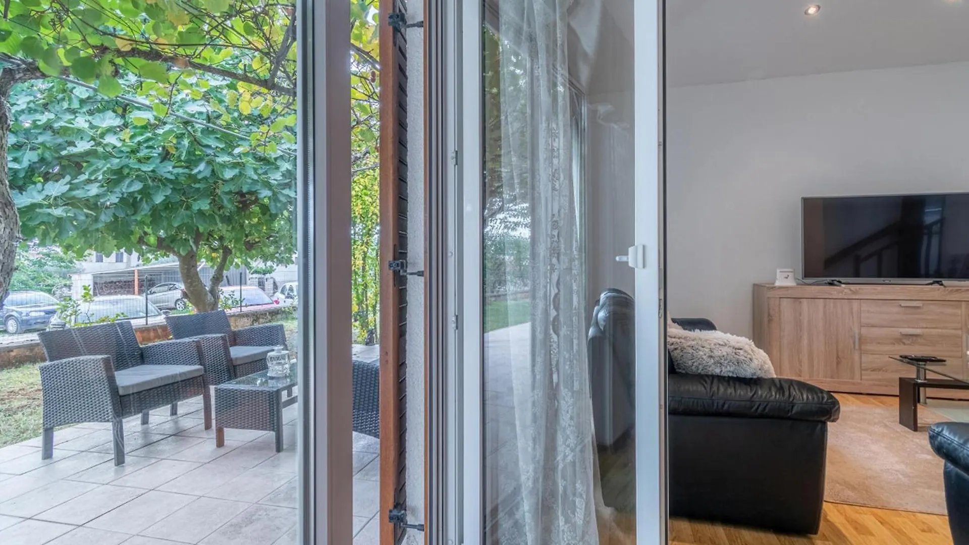 3 Bedroom Cozy Home In Zminj 0*,