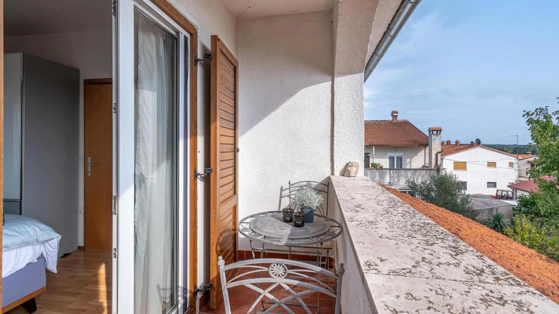 3 Bedroom Cozy Home In Zminj Holiday home