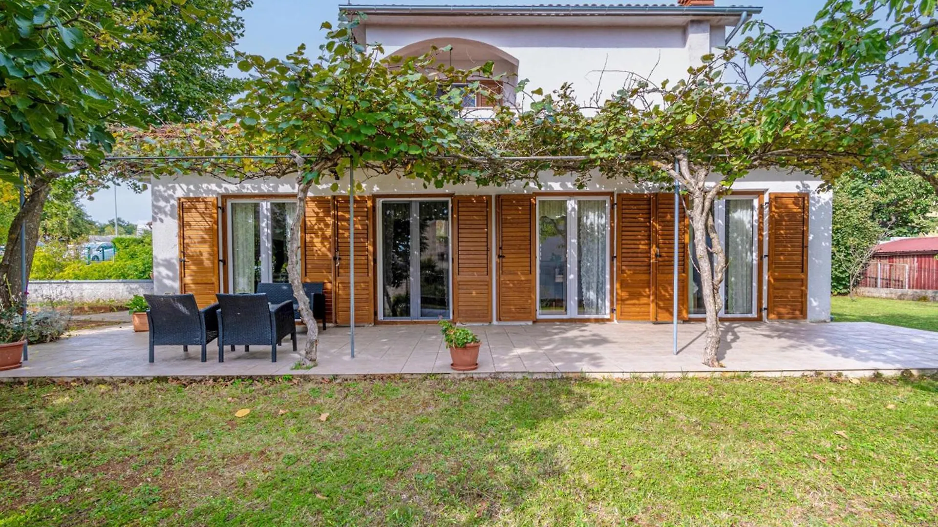 3 Bedroom Cozy Home In Zminj