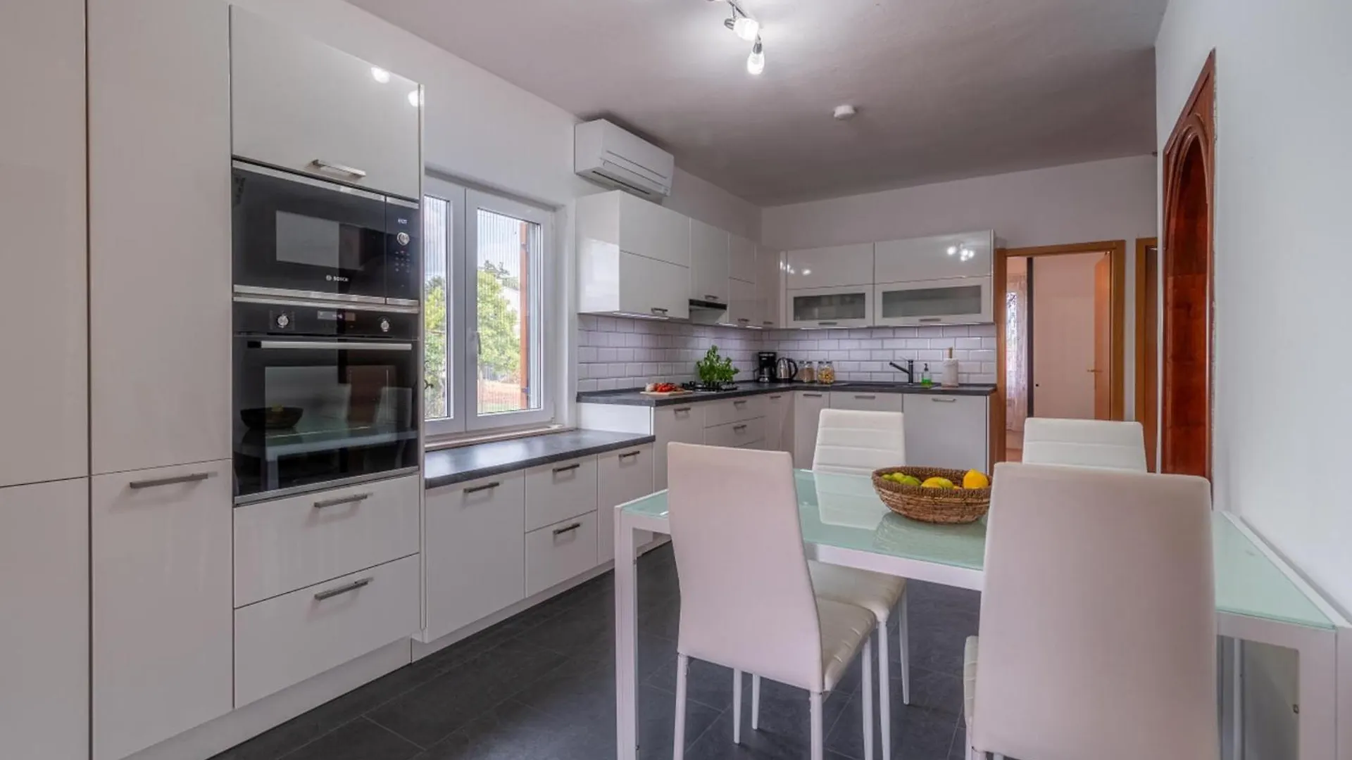 3 Bedroom Cozy Home In Zminj