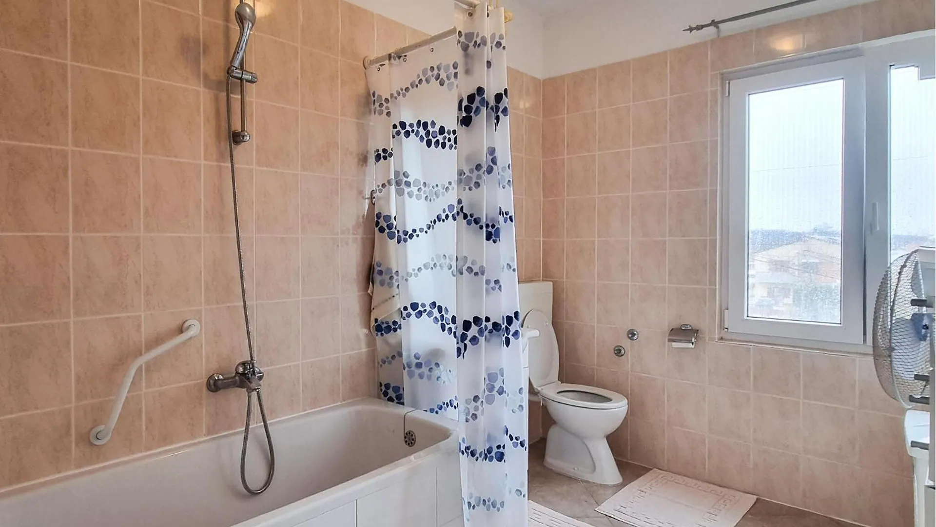 3 Bedroom Cozy Home In Žminj